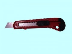 Нож универсальный с выдвигаемым отлам. лезвием 18мм обрезин. ручка "CNIC" JRF-UC-506